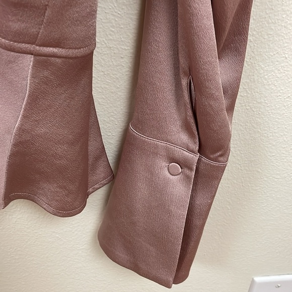 Express V-Neck Long Sleeve Wrap Top Light Mauve Small NWT - Picture 9 of 14